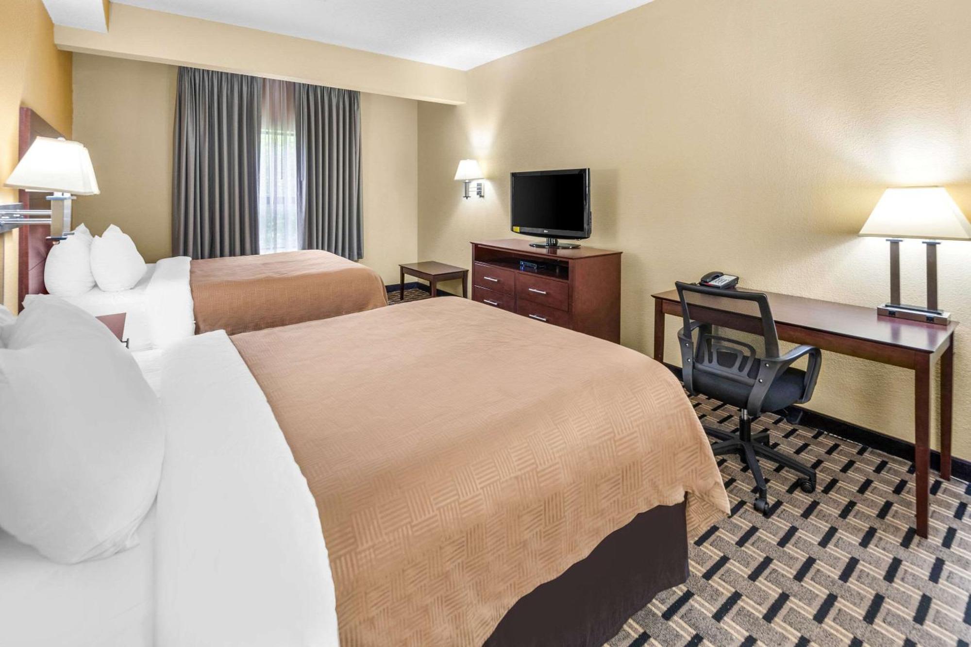 Clarion Inn & Suites Northwest Indianapolis Eksteriør billede