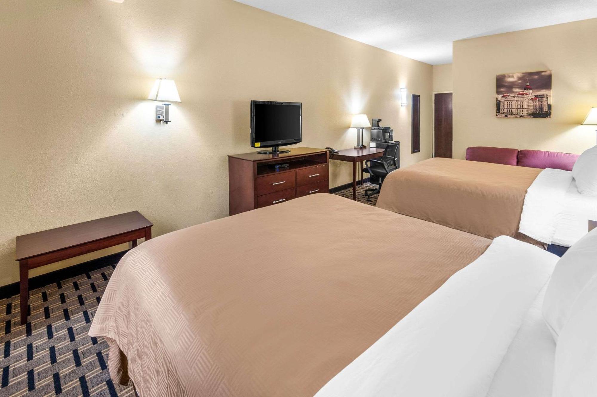 Clarion Inn & Suites Northwest Indianapolis Eksteriør billede