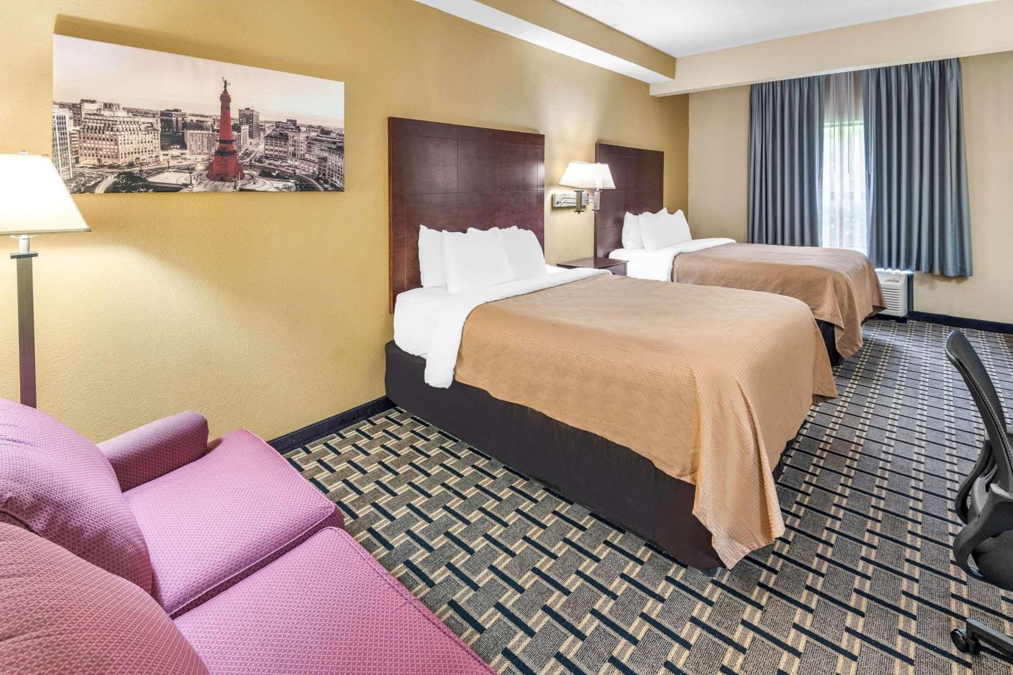 Clarion Inn & Suites Northwest Indianapolis Eksteriør billede