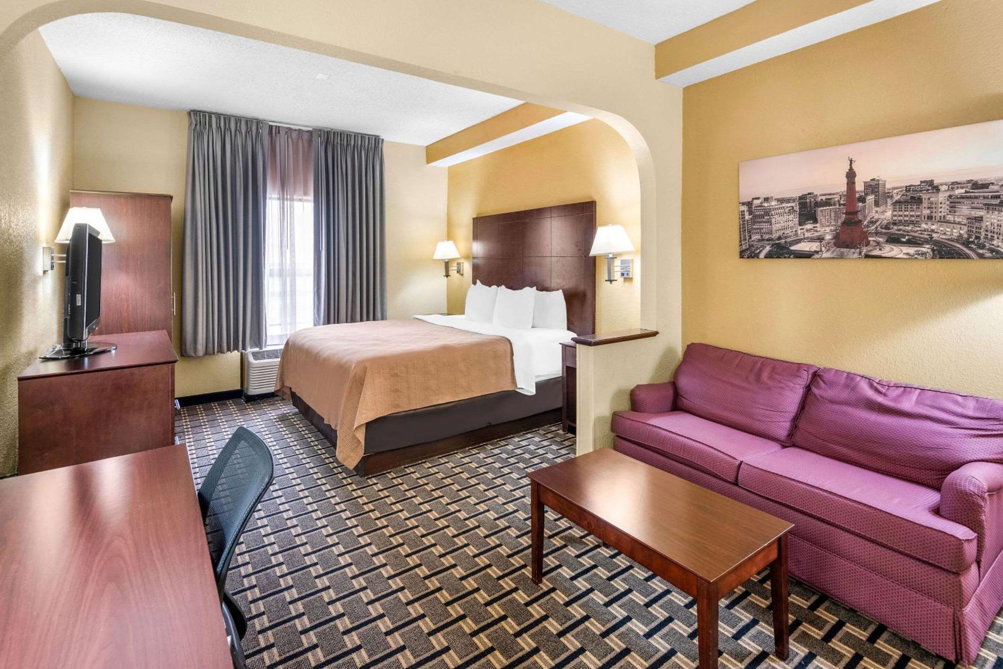 Clarion Inn & Suites Northwest Indianapolis Eksteriør billede