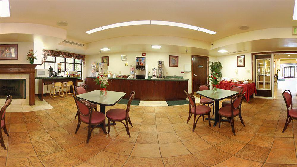 Clarion Inn & Suites Northwest Indianapolis Eksteriør billede